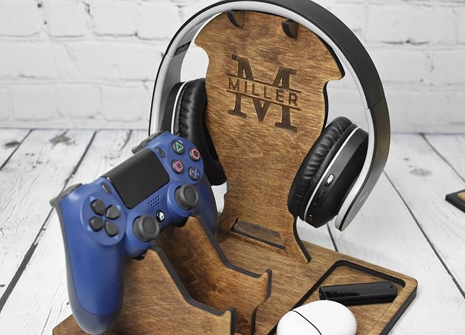 Wooden Headphone and Controller Stand, Personalized Gift, Headset Stand, Headphone and Gaming Controller Holder, Christmas Gift for Gamers - Image 6
